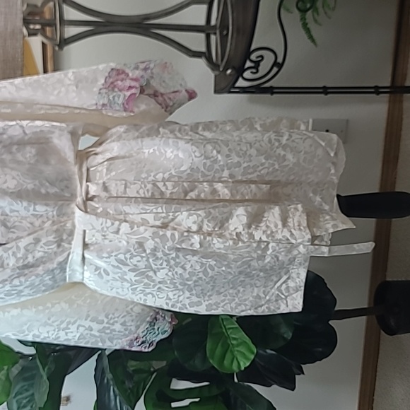 Wendy Ann 2 Piece Set Elegant Cream Floral Women's Robe With Nightgown - Picture 3 of 15